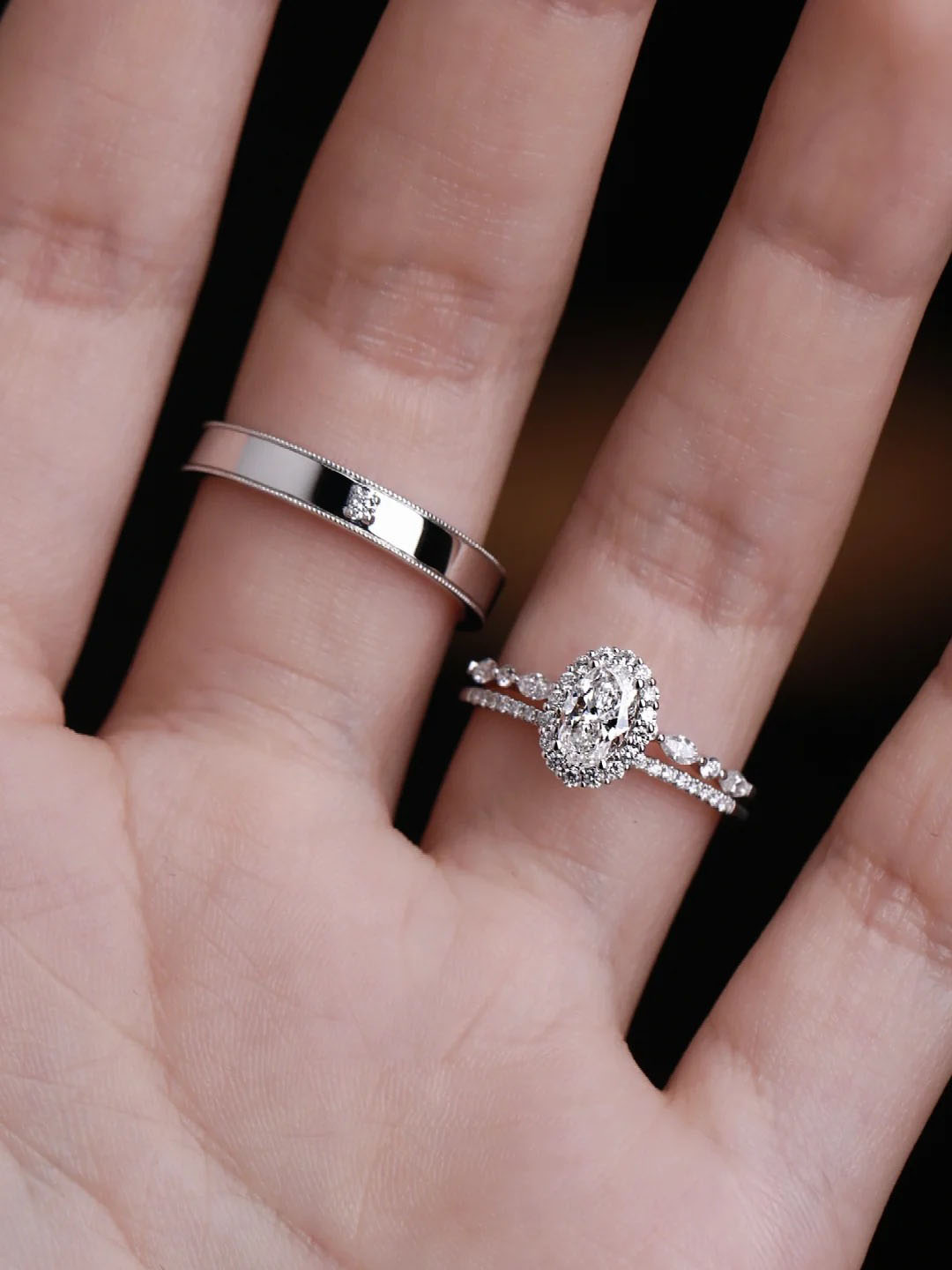 Elegant Oval Cut Lab Grown & N - Couple Ring Set のレビューと価格