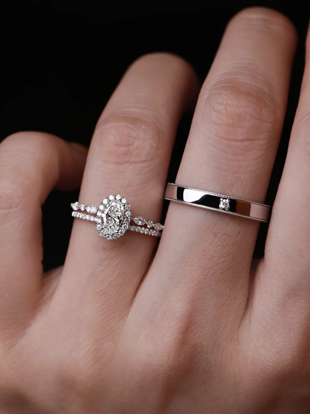 Elegant Oval Cut Lab Grown & N - Couple Ring Set のレビューと価格